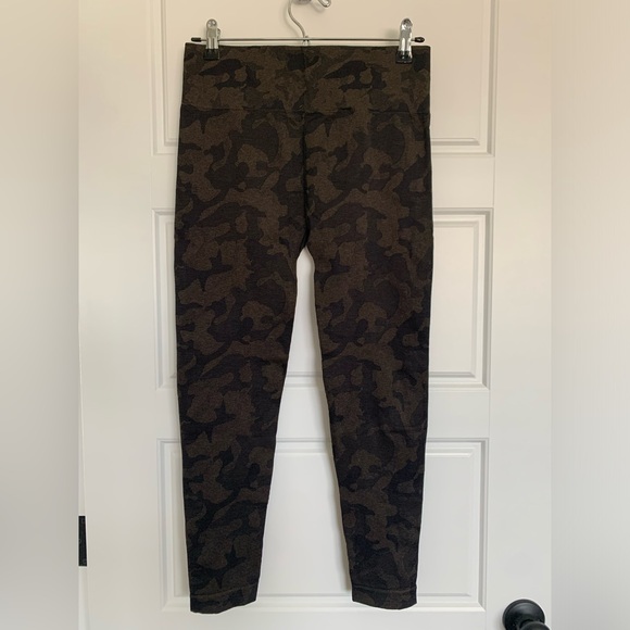 Gymshark Adapt Camo Seamless Leggings (L) - Picture 2 of 3